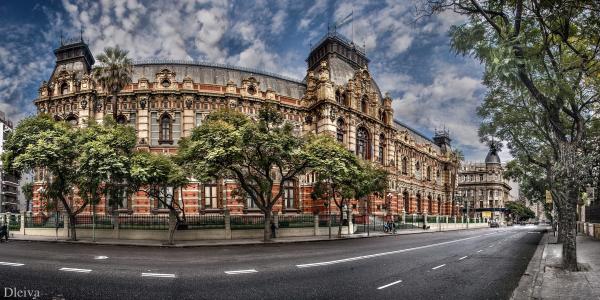 水公司宫殿，阿根廷布宜诺斯艾利斯，阿根廷布宜诺斯艾利斯宫殿，公路，树木