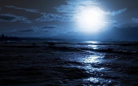 月亮，云彩，海