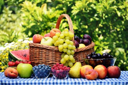 浆果，盘子，桌子，水果，篮子