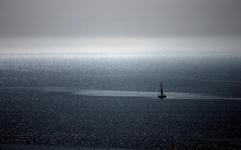 船，平静的海面