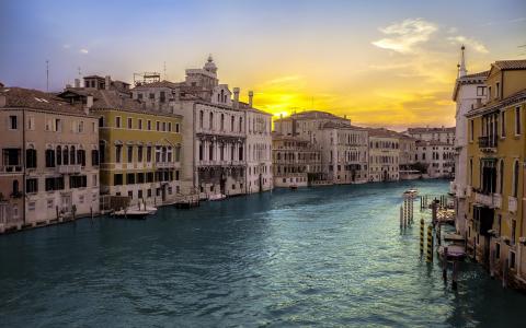 威尼斯大运河的黄昏风光