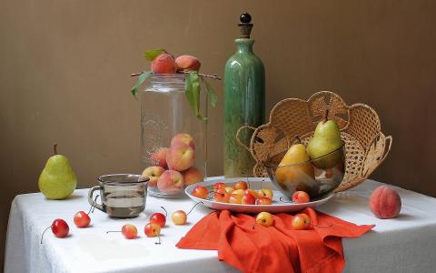 梨，桃子，樱桃，罐子，瓶子，餐巾，静物画